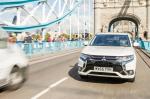 Mitsubishi Outlander PHEV 2015 года (UK)